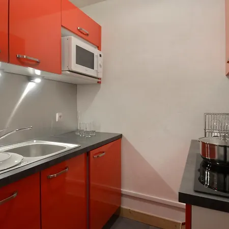 Renove 2 Pieces Au Centre, Balcon, Animaux Admis - Fr-1-181-1977 Apartment